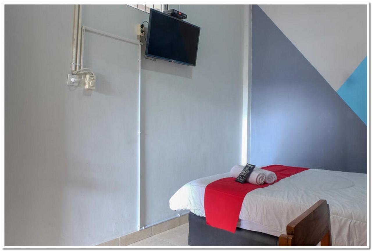Reddoorz Near Penimbangan Beach Singaraja Экстерьер фото