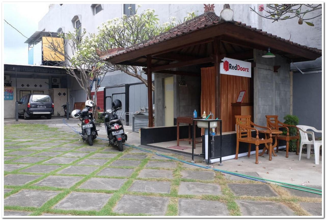 Reddoorz Near Penimbangan Beach Singaraja Экстерьер фото